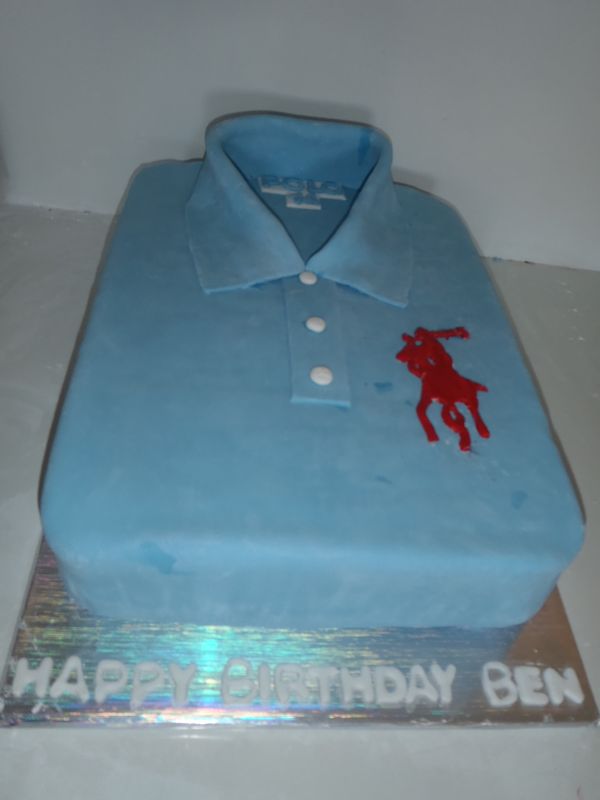 חולצת פולו מעוצבת כעוגה ליום הולדת